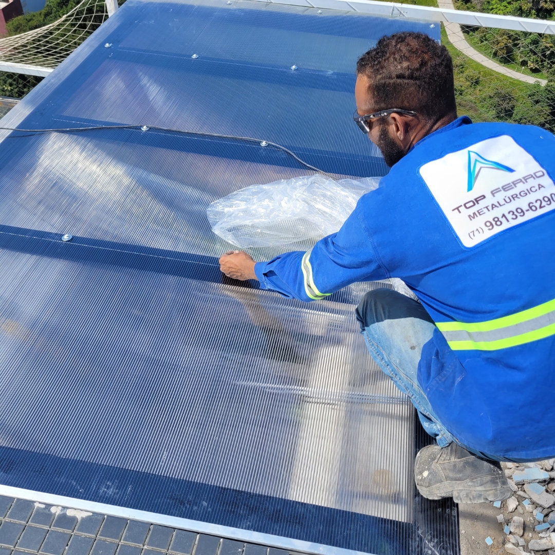 pergolado de metalon.jpg